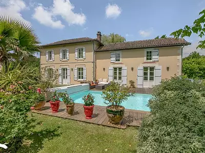 Maison, 230 m²