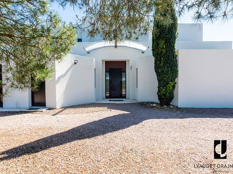 Maison, 323,3 m²