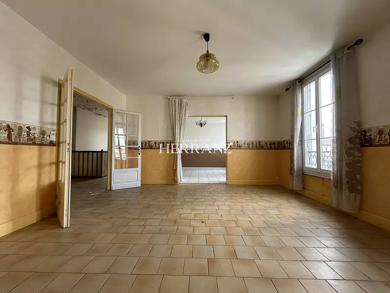 Immeuble, 285 m²