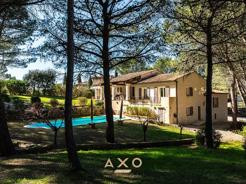 Maison, 215 m²