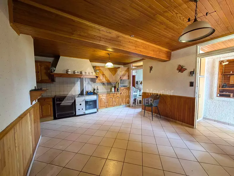 Maison, 230 m²