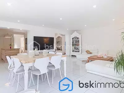 Maison, 210 m²