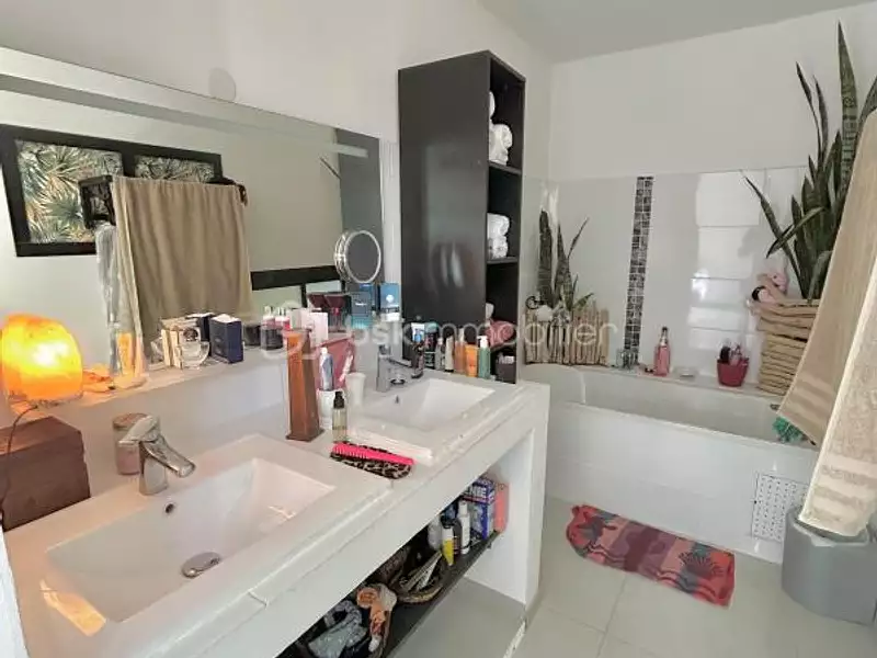 Maison, 250 m²