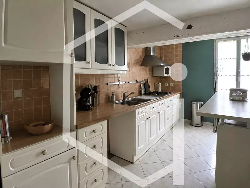 Maison, 180 m²
