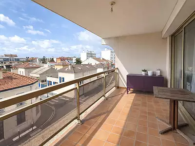 215 000 € 5 000 €/m² Appartement • 43 m² • 2 pièces Alfortville (94140)