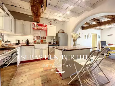 Maison, 180 m²