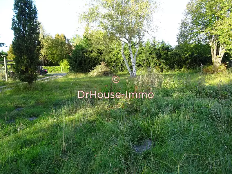 Terrain, 596 m²