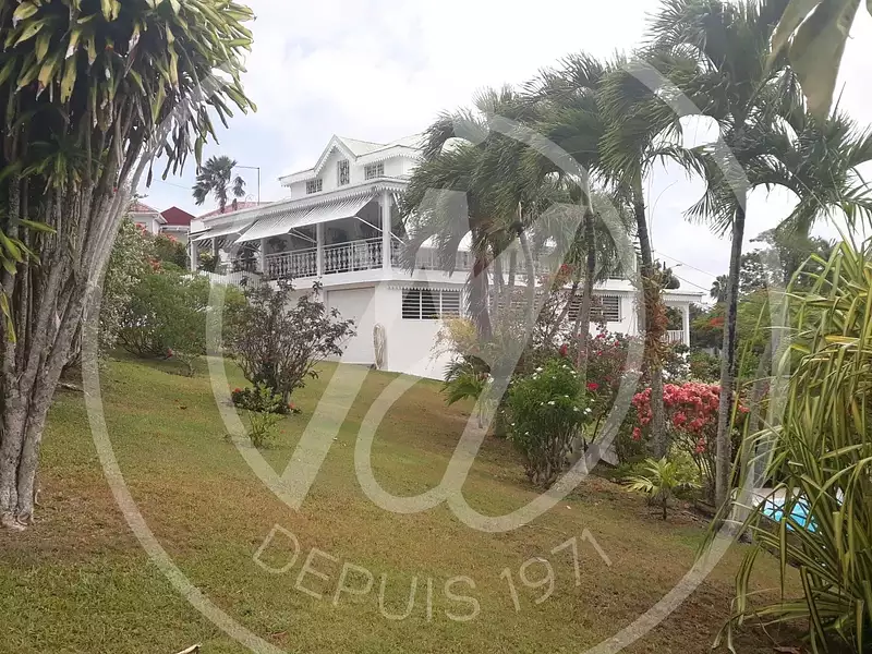 Maison, 292 m²