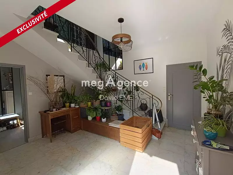Maison, 240 m²