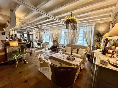 Maison, 1 300 m²