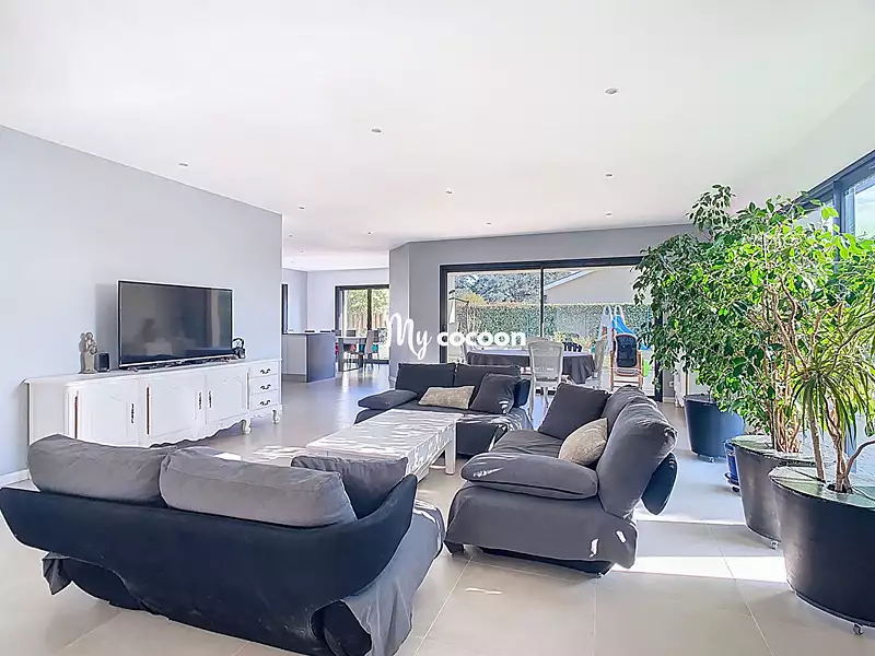 Maison, 180 m²