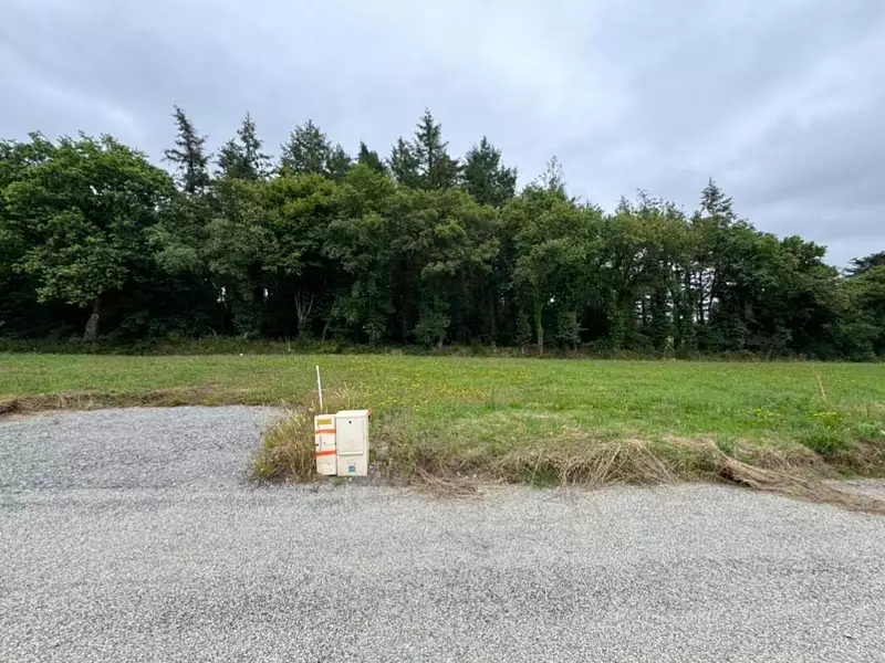 Terrain, 651 m²