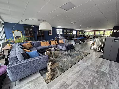 Maison, 297 m²