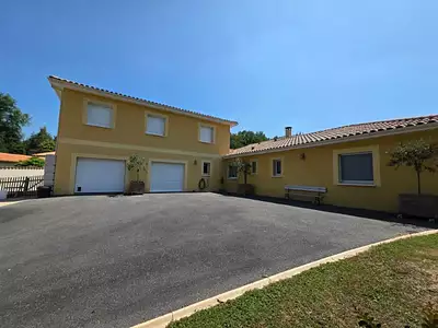 Maison, 215 m²