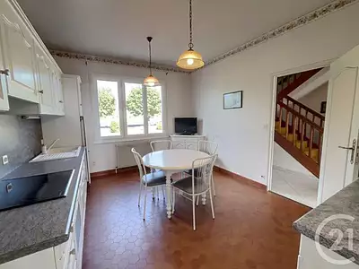 Maison, 166 m²