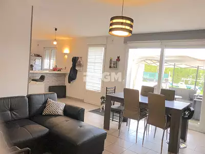 Maison, 240 m²