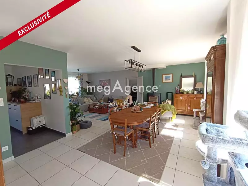 Maison, 240 m²