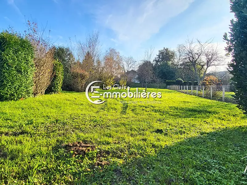 Terrain, 1 094 m²