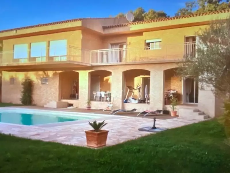 Maison, 300 m²