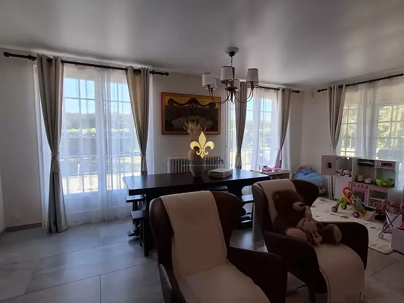 Maison, 195 m²