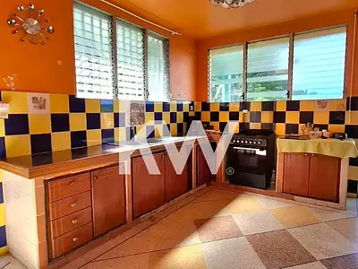 Maison, 275 m²