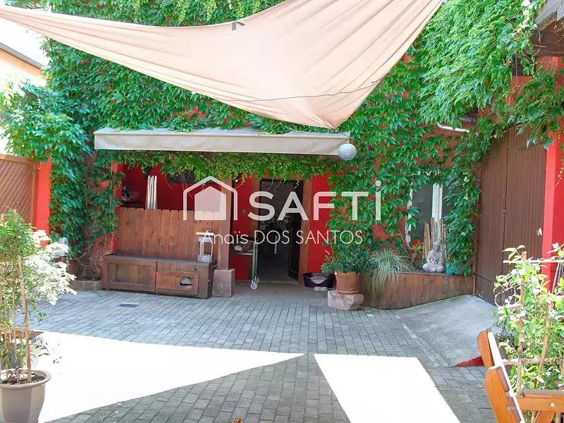 Maison, 242 m²