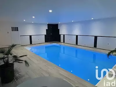 Maison, 225 m²