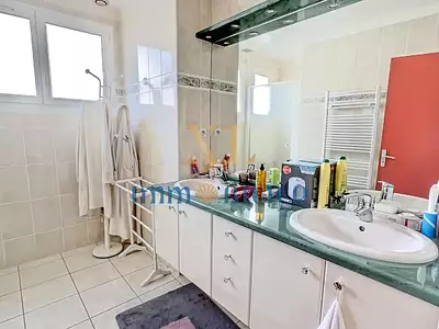 Maison, 166 m²