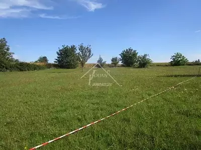 Terrain, 1 390 m²