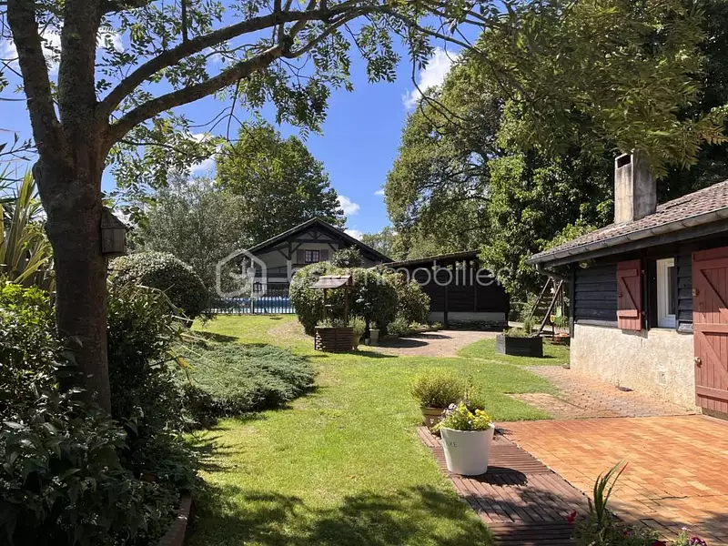 Maison, 240 m²