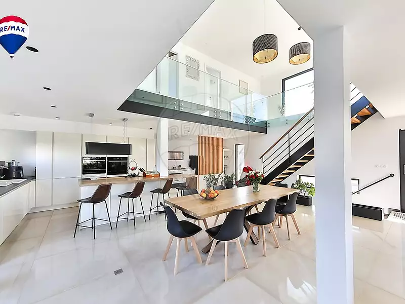 Maison, 348 m²