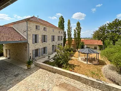 Maison, 885 m²