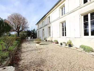 Maison, 260 m²