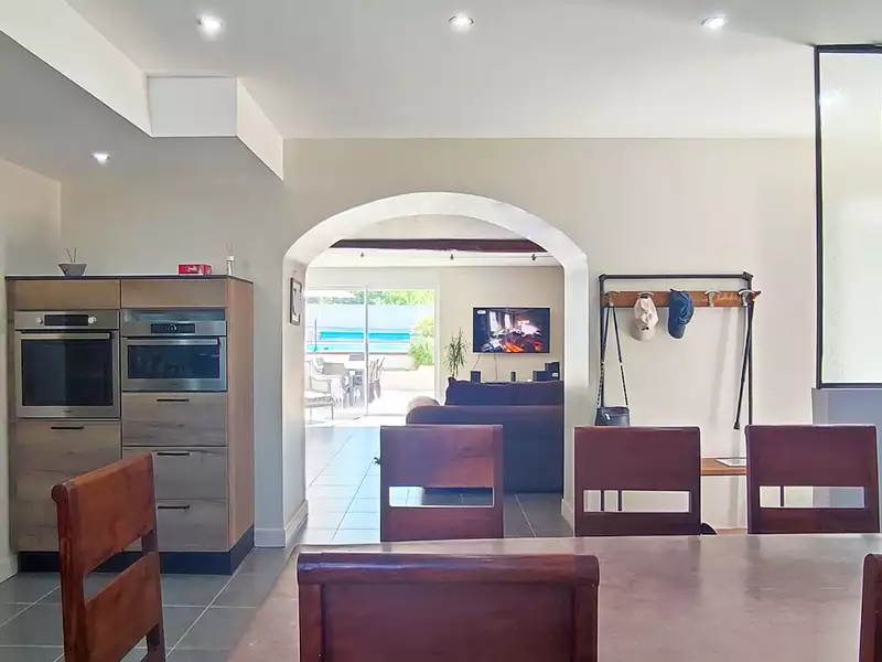 Maison, 225 m²