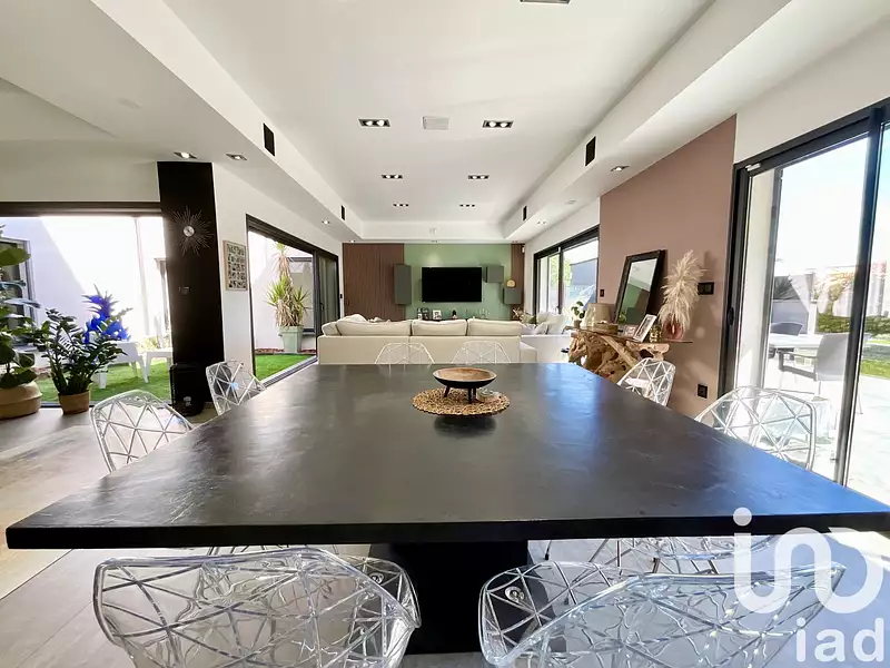 Maison, 218 m²