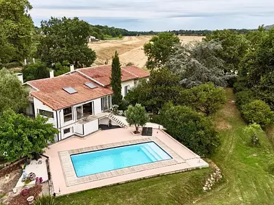 Maison, 384 m²