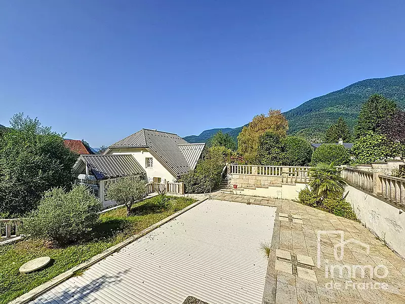 Maison, 270 m²