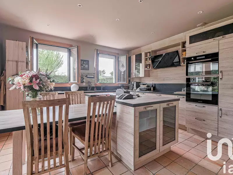 Maison, 168 m²