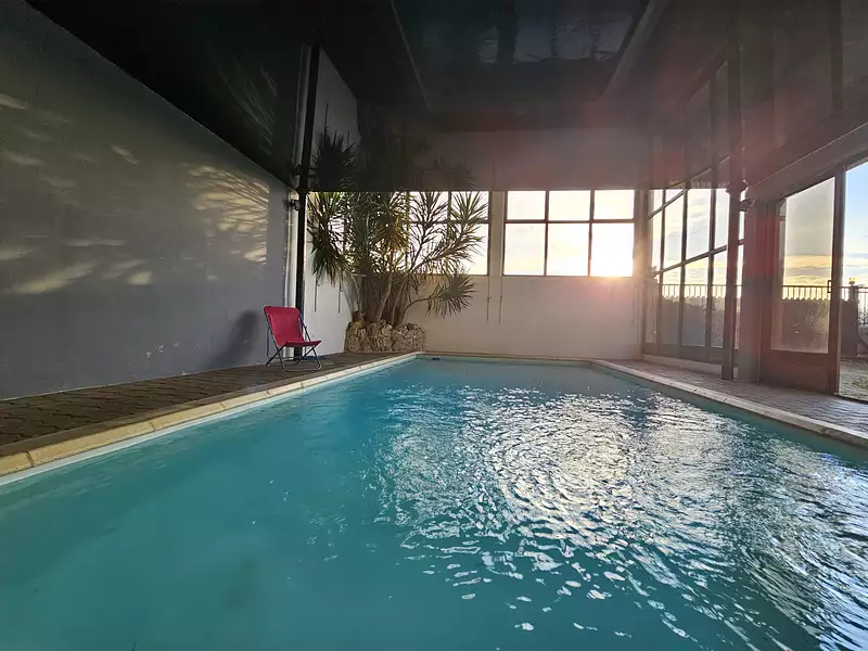 Maison, 680 m²