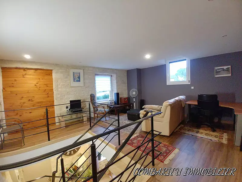 Maison, 240 m²