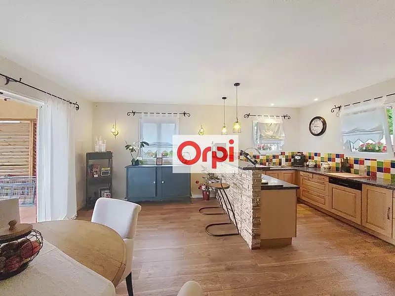 Maison, 235 m²