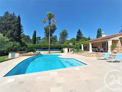 Maison, 245 m²