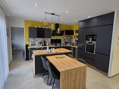 Maison, 200 m²