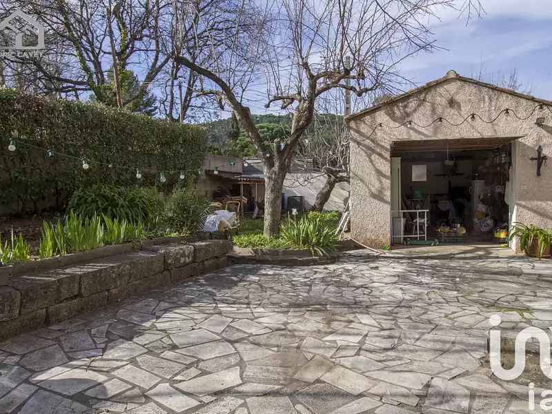 Maison, 305 m²