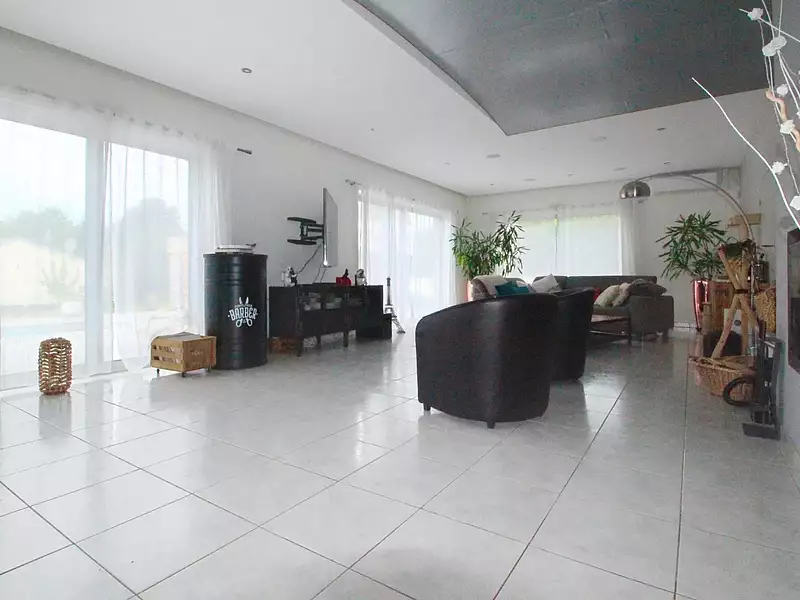 Maison, 220 m²