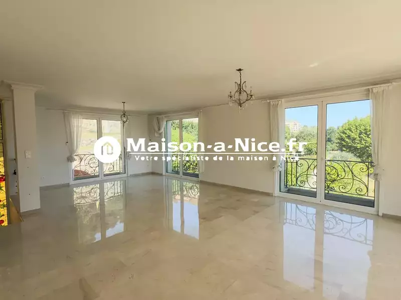 Maison, 333,07 m²