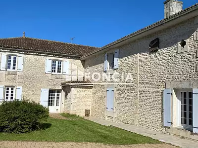 Maison, 235 m²