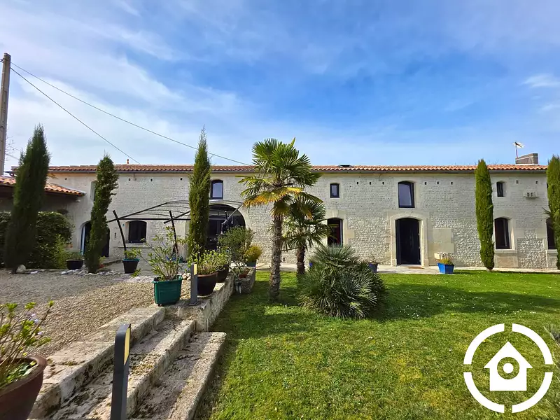 Maison, 318,67 m²
