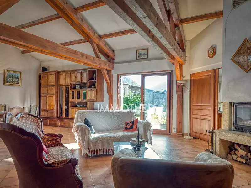 Maison, 248 m²