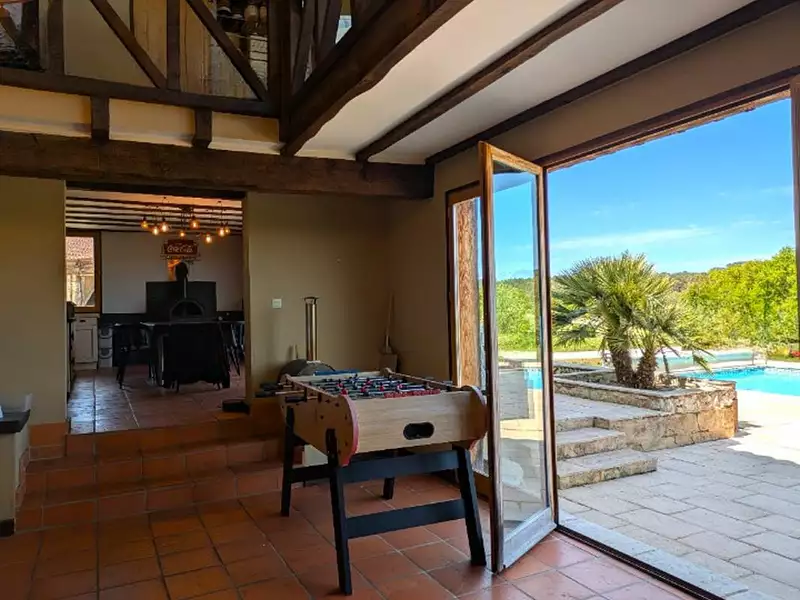 Maison, 900 m²